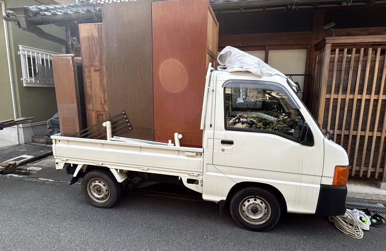 天理市でゴミ屋敷清掃を頼むなら便利屋スリーピース！悩み無用！！